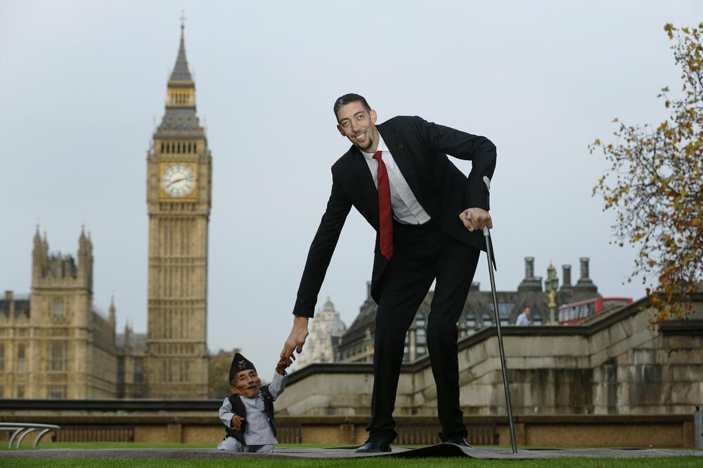 Sultan Kösen, the world’s tallest living man