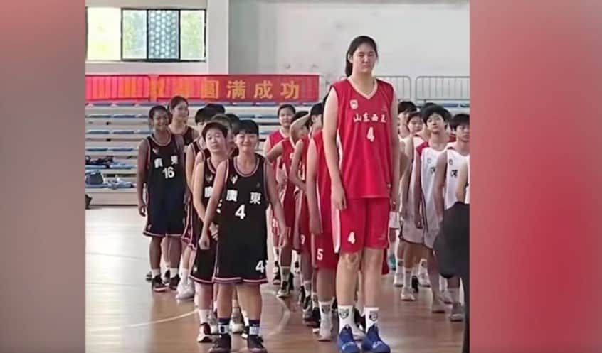 Zhang Ziyu, the tallest teenager in the world!